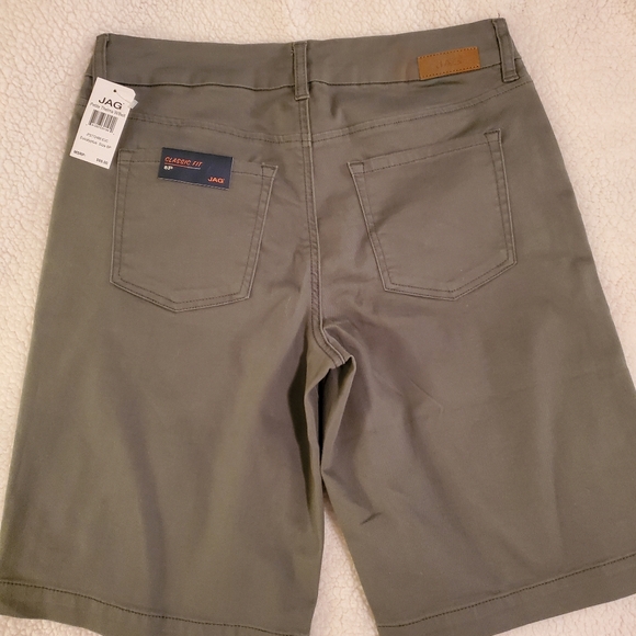 Jag Jeans Women's 8P pull on shorts. Eucalyptus color. No belt  NWT. - Picture 6 of 9